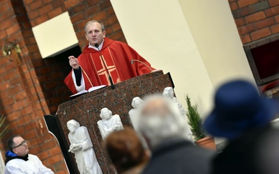 Mszy św. przewodniczył i homilię wygłosił ks. Krzysztof Herbut