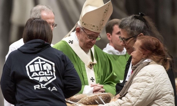Papież w Światowym Dniu Ubogich: w ubogich objawia się obecność Jezusa
