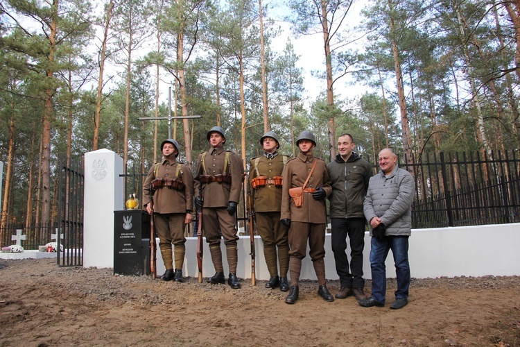 Poświęcenie cmentarza w Leontynowie