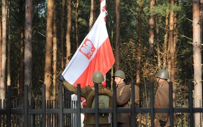 Poświęcenie cmentarza w Leontynowie