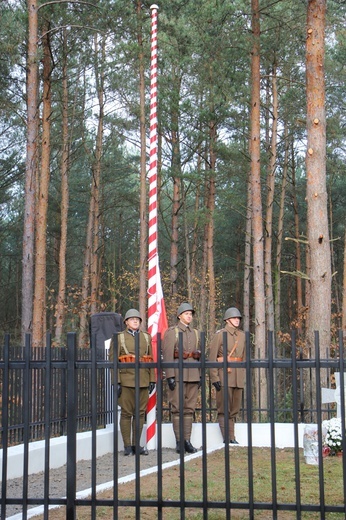 Poświęcenie cmentarza w Leontynowie