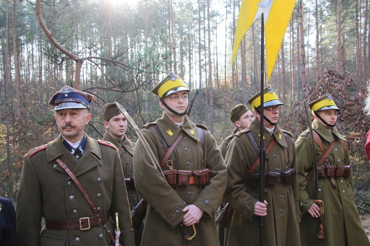 Poświęcenie cmentarza w Leontynowie