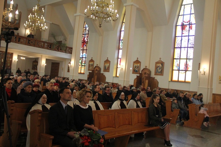 Poświęcenie organów i witraży w Mielcu-Rzochowie