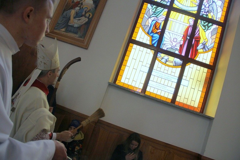 Poświęcenie organów i witraży w Mielcu-Rzochowie