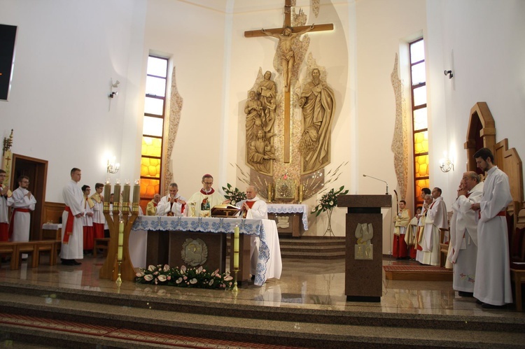 Poświęcenie organów i witraży w Mielcu-Rzochowie