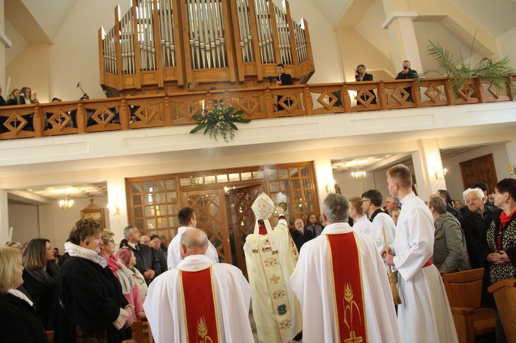 Poświęcenie organów i witraży w Mielcu-Rzochowie