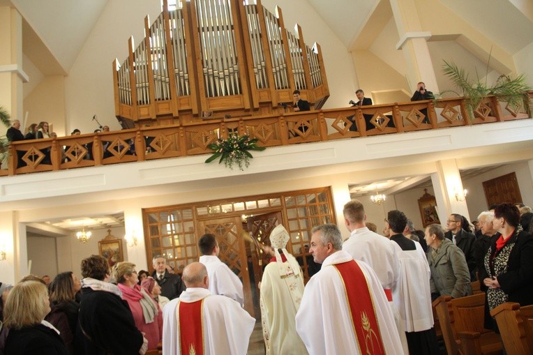 Poświęcenie organów i witraży w Mielcu-Rzochowie