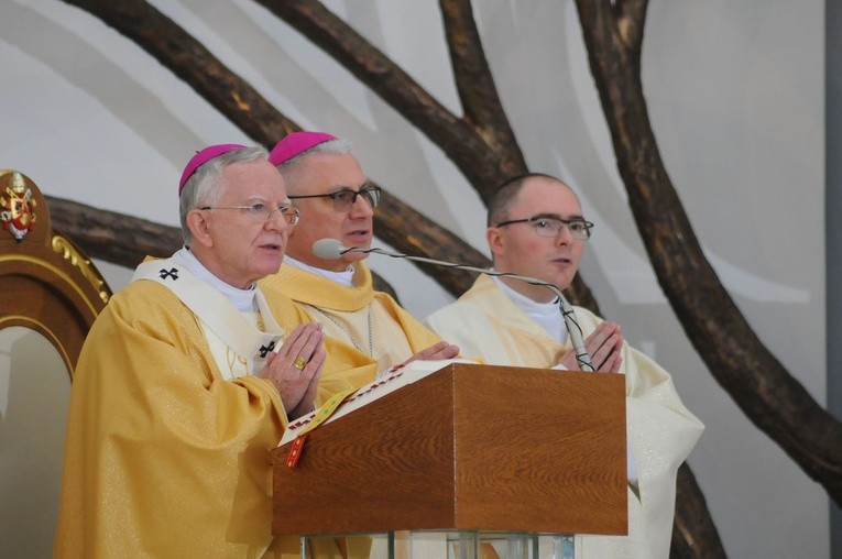 Rocznica proklamacji Jubileuszowego Aktu Przyjęcia Jezusa Chrystusa za Króla i Pana w Łagiewnikach. Cz. 2