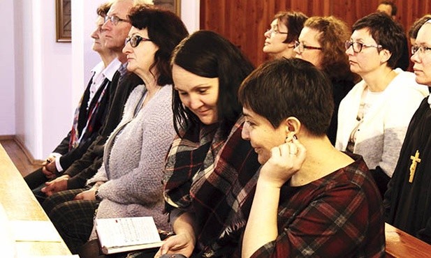 Uczestnicy na Mszy św. na zakończenie trzydniowej sesji.