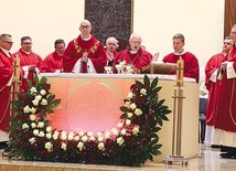 	Dziękczynienie za dar kapłaństwa podczas uroczystości patronalnych ku czci Pierwszych Męczenników Polski.