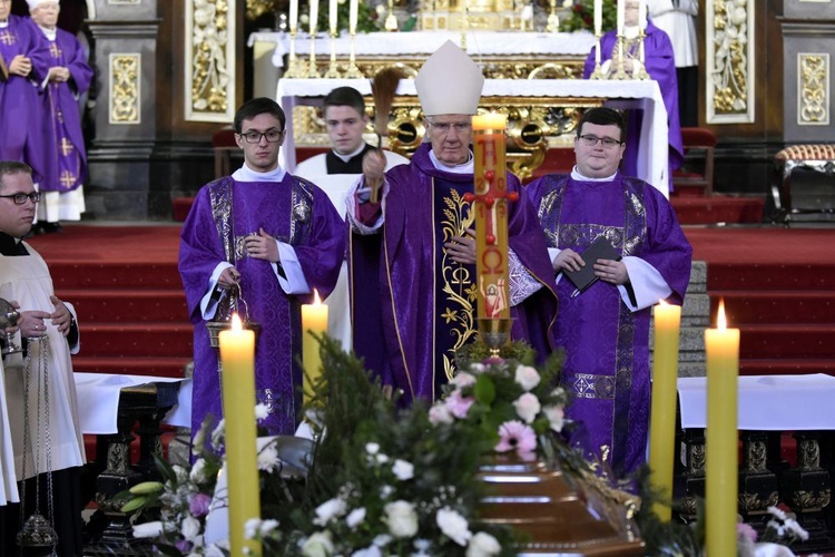 Uroczystości pogrzebowe ks. Stefana Gudzowskiego