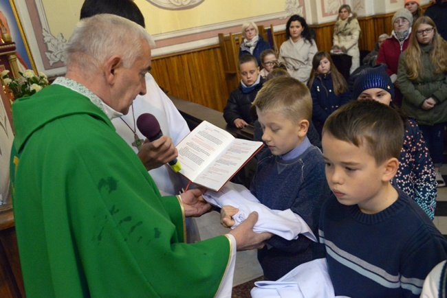 Obrzęd przyjęcia nowych ministrantów