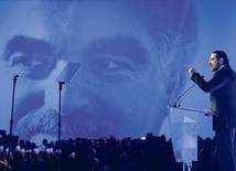 Saad Hariri, były premier Libanu. W tle jego ojciec Rafik Hariri.