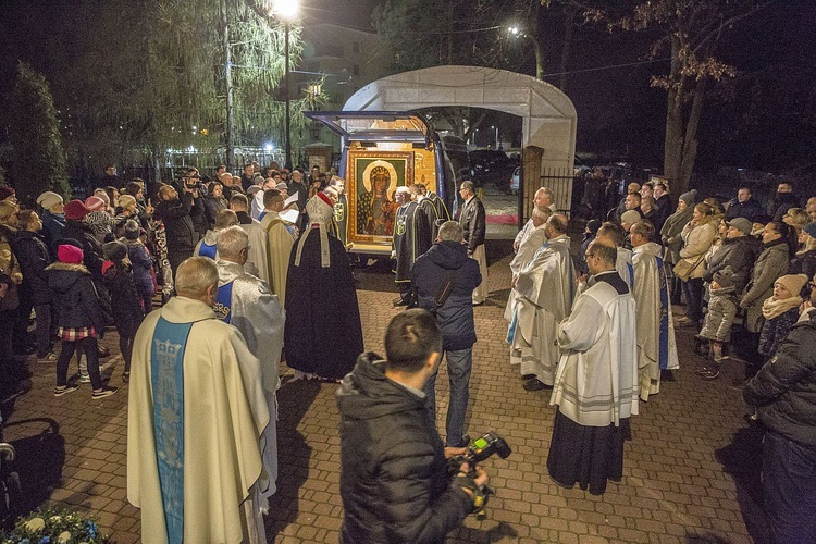 Ona ma władzę miłości. Jasnogórska Ikona w Otwocku na Ługach