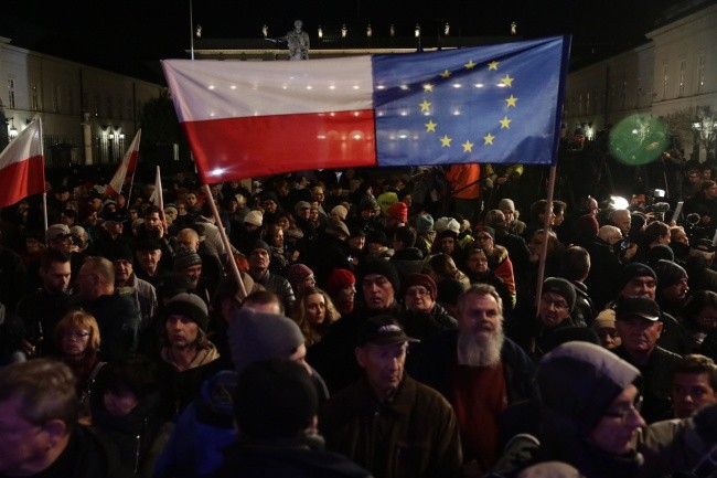 Protesty przed Pałacem Prezydenckim