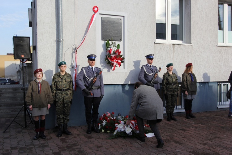 Odsłonięcie tablicy pamiątkowej w Łowiczu