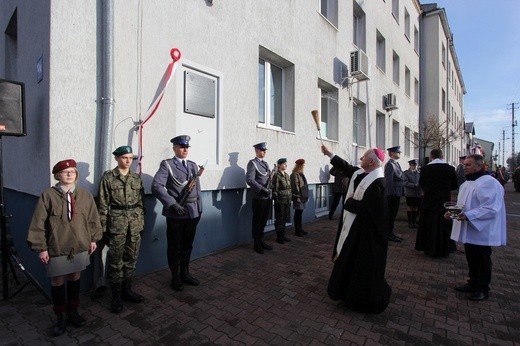 Odsłonięcie tablicy pamiątkowej w Łowiczu