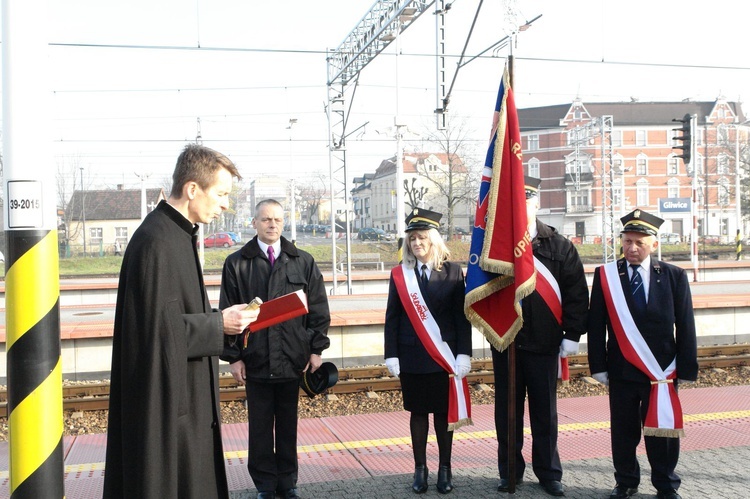 Poświęcenie figury św. Katarzyny na dworcu w Gliwicach