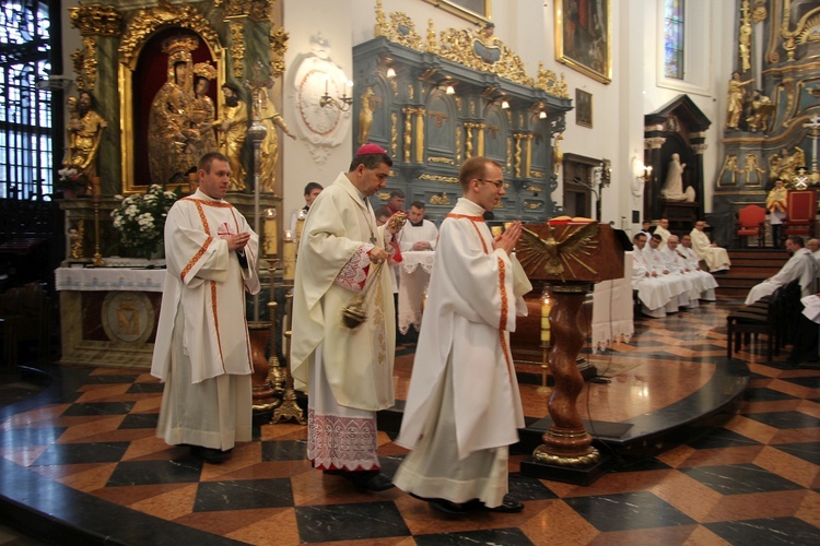 Święcenia diakonatu w katedrze łowickiej