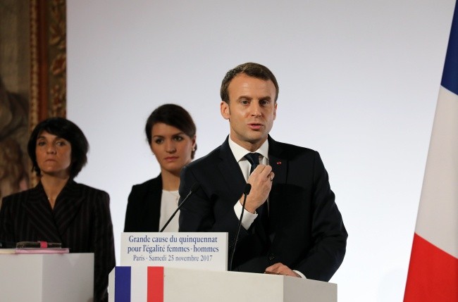 Macron chce zmienić "seksistowską kulturę kraju"