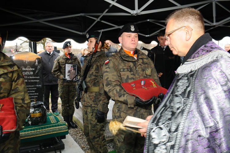 Pogrzeb por. Bolesława Kozuba, żołnierza gen. Stanisława Maczka