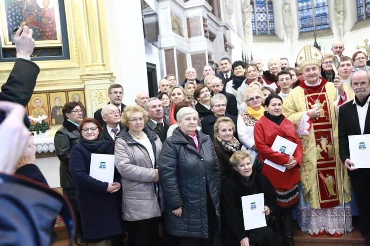 Wręczenie medali "Dei Regno Servire"