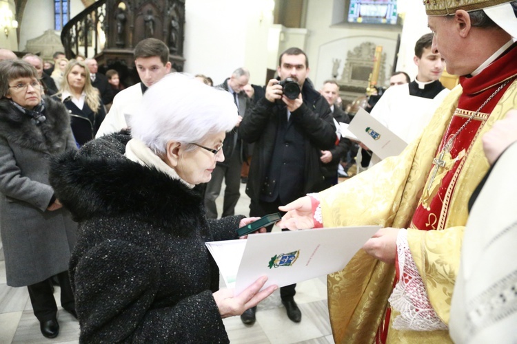 Wręczenie medali "Dei Regno Servire"