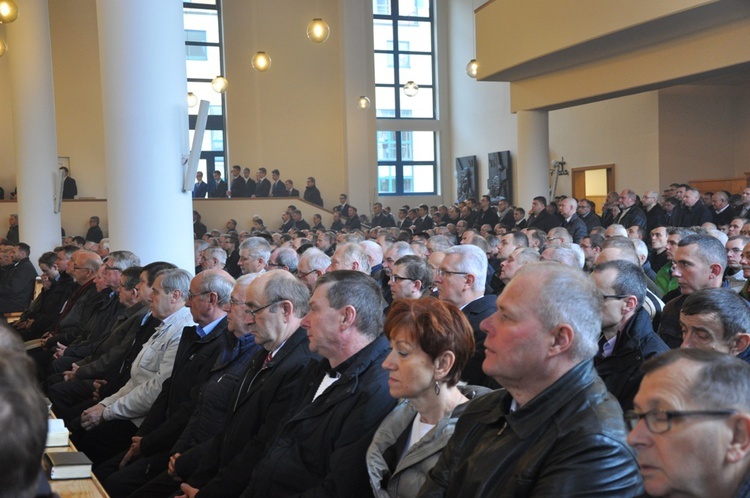 Dzień skupienia szafarzy Komunii św. w Opolu