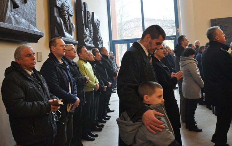 Dzień skupienia szafarzy Komunii św. w Opolu