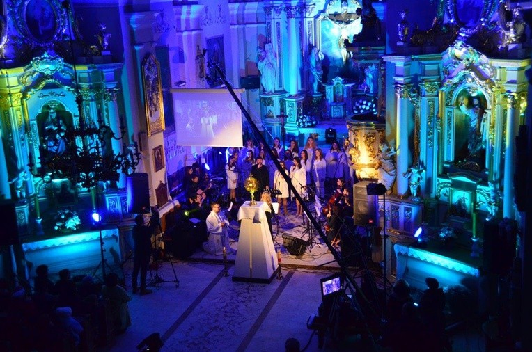 Koncert uwielbienia w Majdanie Królewskim 