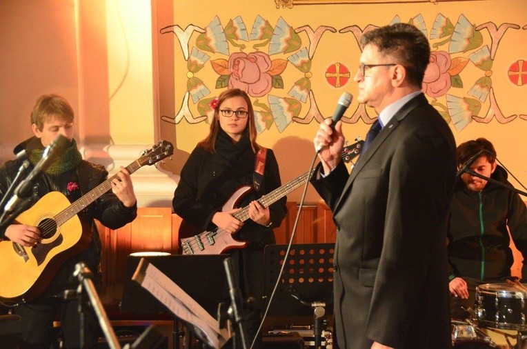 Koncert uwielbienia w Majdanie Królewskim 