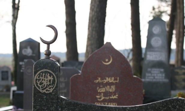 Al-dżenaza, mizar, sadoga... 
