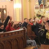 Dziękczynna modlitwa wspólnoty w kościele w Lipniku