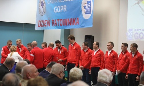 Ważnym punktem uroczystości było ślubowanie nowych ratowników GOPR