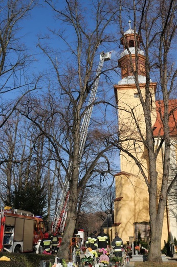 Ćwiczenia przeciwpożarowe w kościele