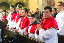 ▼	To jedno z największych świąt liturgicznej służby ołtarza w diecezji, a w katedrze było zaledwie kilka reprezentacji parafii.