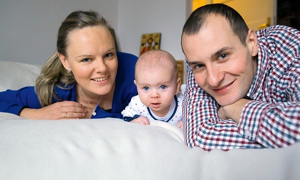Maria i Przemek z małym Antonim Józefem: – To dzięki św. Józefowi jesteśmy rodziną.