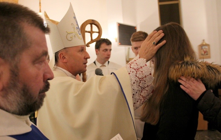 Zakręt. Bierzmowanie przy Madonnie