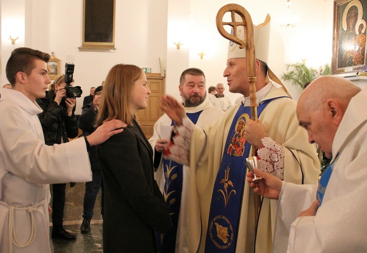 Zakręt. Bierzmowanie przy Madonnie