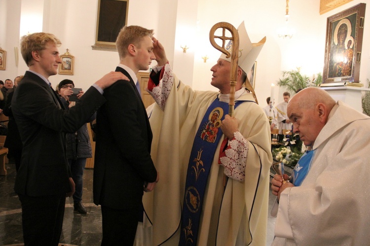 Zakręt. Bierzmowanie przy Madonnie