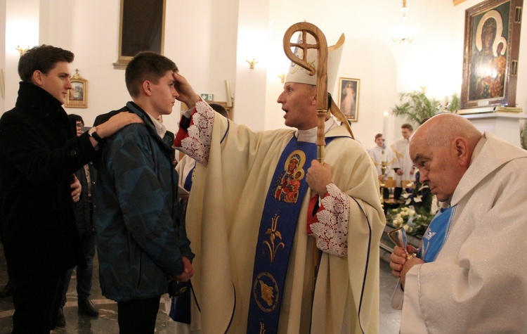 Zakręt. Bierzmowanie przy Madonnie