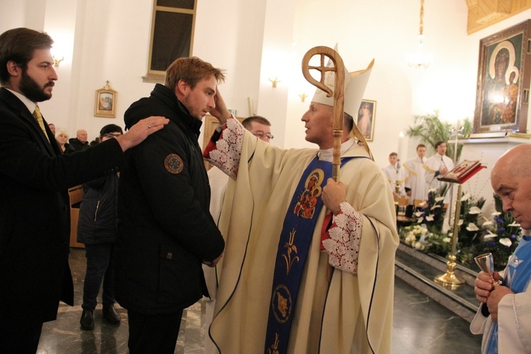 Zakręt. Bierzmowanie przy Madonnie