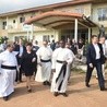 Premier spotkała się z polskimi misjonarzami w Wybrzeżu Kości Słoniowej