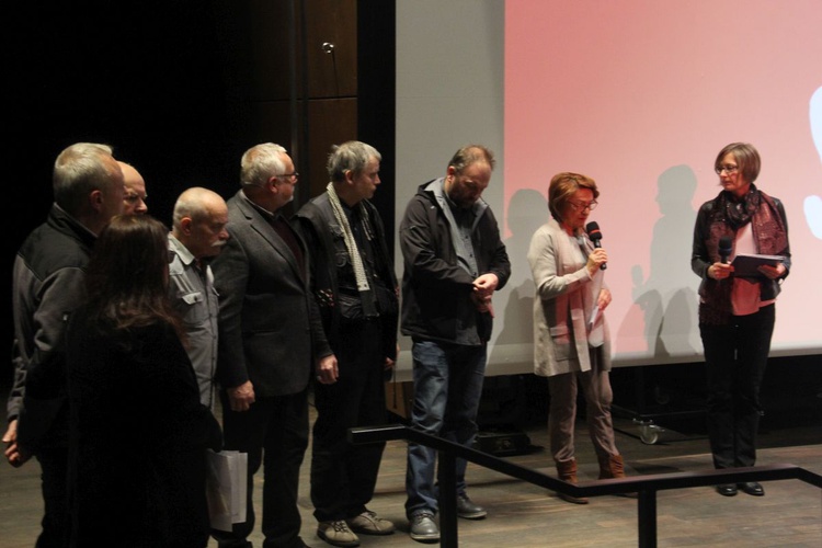 Pokaz filmu "Życie solidarnością pisane".