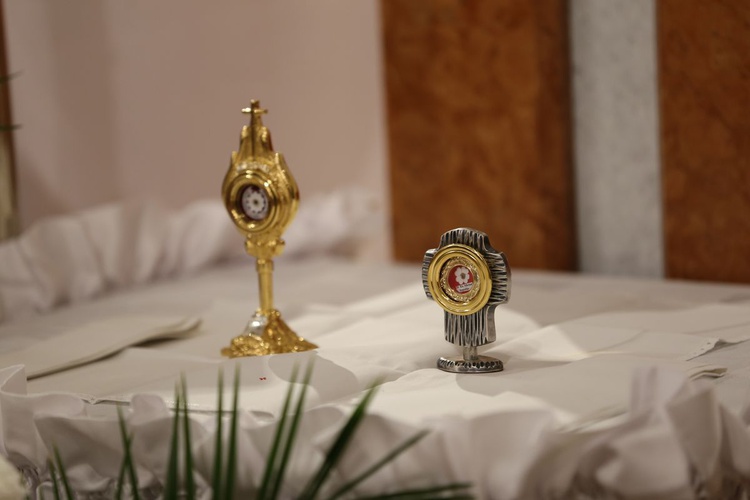 Wprowadzenie relikwii w parafii Kocudza