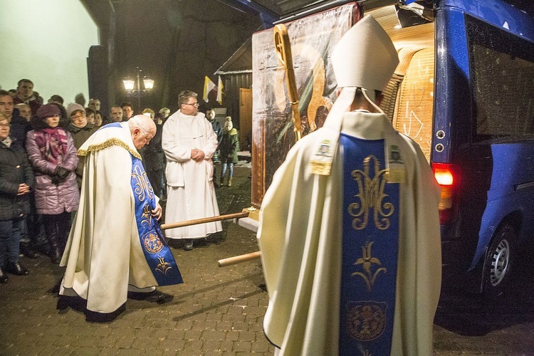 Długa Kościelna: Matka Boża w świątyni swojej Mamy