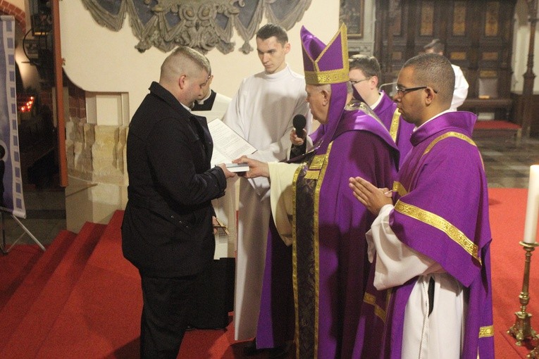 Przekroczyli próg wiary