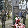 Odłsonięcie monumentu poświęconego Janowi Karskiemu w Izbicy