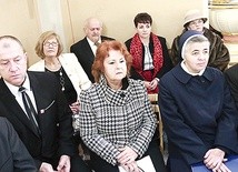 Siostra Justyna Papież wśród członków dębickiej wspólnoty Krucjaty Wyzwolenia Człowieka