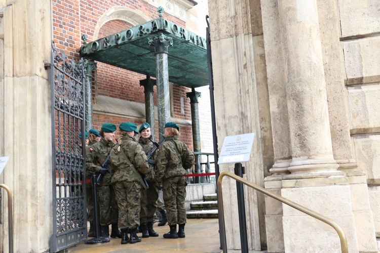 Uczniowie uczcili pamięć marszałka Józefa Piłsudskiego